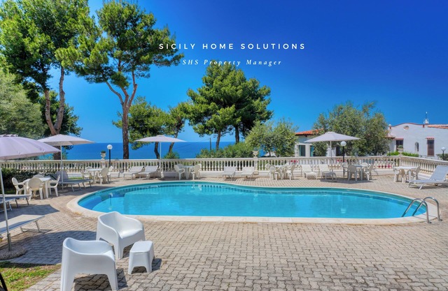 SEA VIEW cottages with pool Oasis Sea View in Villa By Sicily Home Solutions