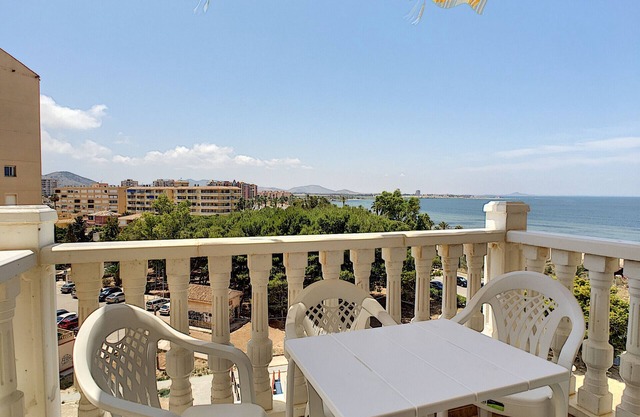 Sea view, free wifi, communal pool, kids pool