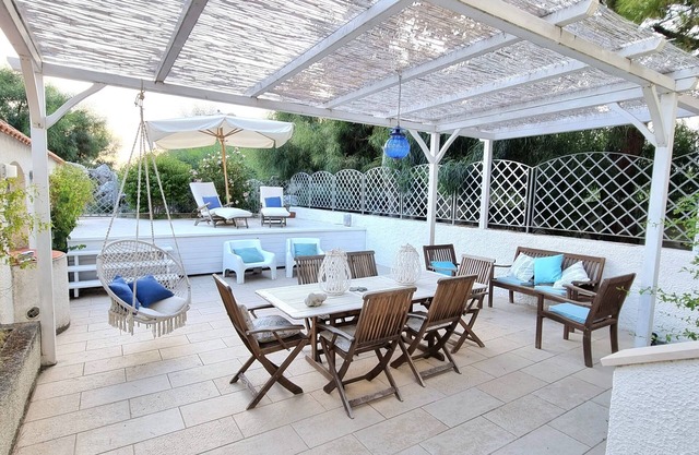 [SEA VIEW] On three floors with garden