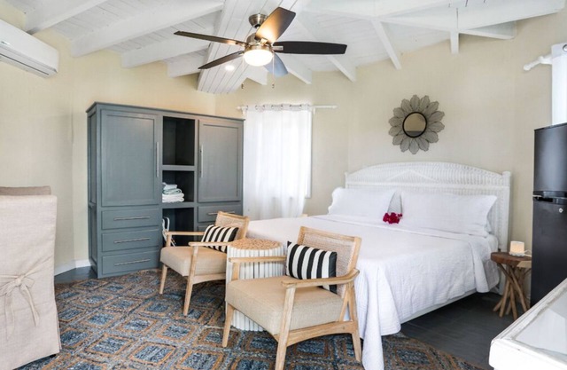 Seabreeze Oceanfront 1 BDRM - Arawak Beach Club