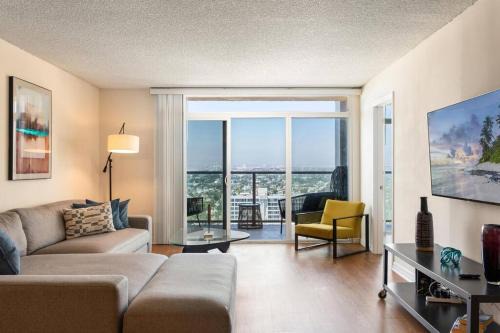 Seabreeze Sky Residence 3bd&2ba MDR Venice SM