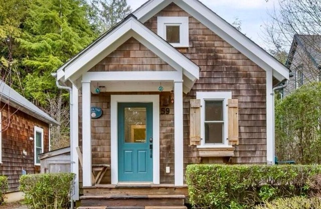 Seabrook 2-Bdrm with Hot Tub, AC, Pet Friendly