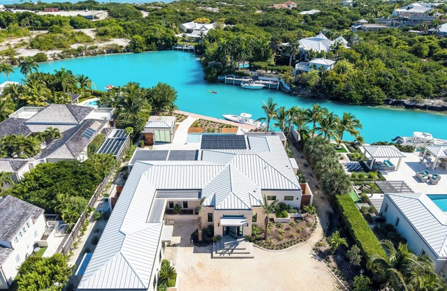 SEAFOAM CAY. New Luxury on the water with Gym. Swim, snorkel, sail, boat dock