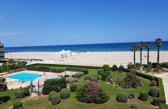 Seafront Terrace Parking Wifi Large F2 Canet-en-Roussillon Plage Sud