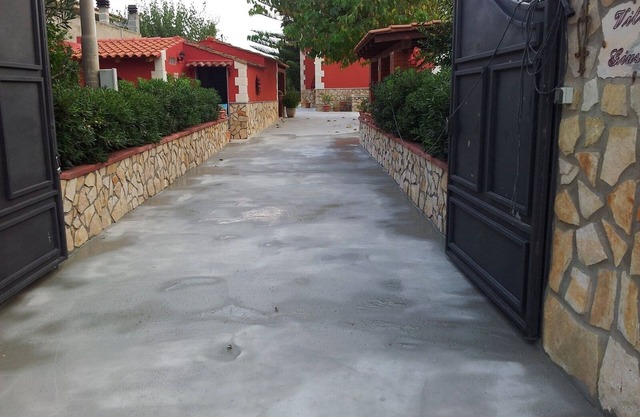 Seafront villa with direct access to the beach