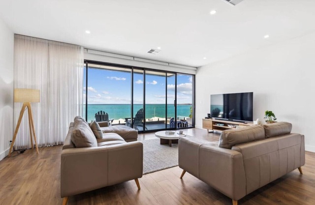 Seamist On Seagull, Expansive Views