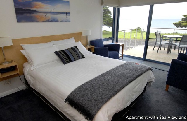 Seascape Accommodation - Spa Unit