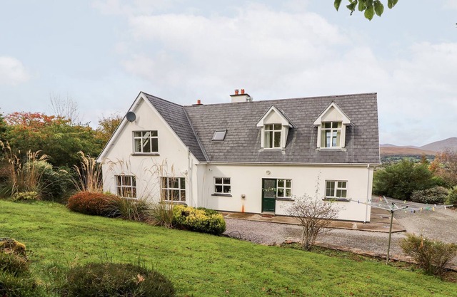 SEASCAPE LODGE, family friendly in Kenmare, County Kerry