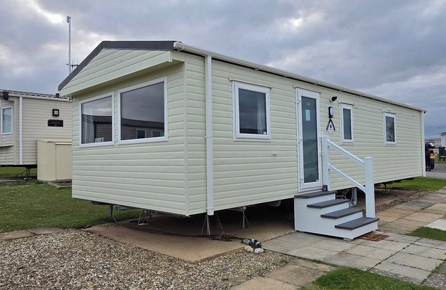 Seaside 2-bedroom caravan in Reighton Sand