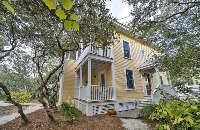 Seaside "Beach Haven" |2BR | Sleeps 6 | NEW Tower with VIEW | 2 Bikes!