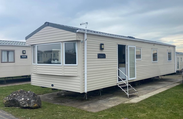 Seaside Dog Friendly Caravan Retreat in Porthcawl