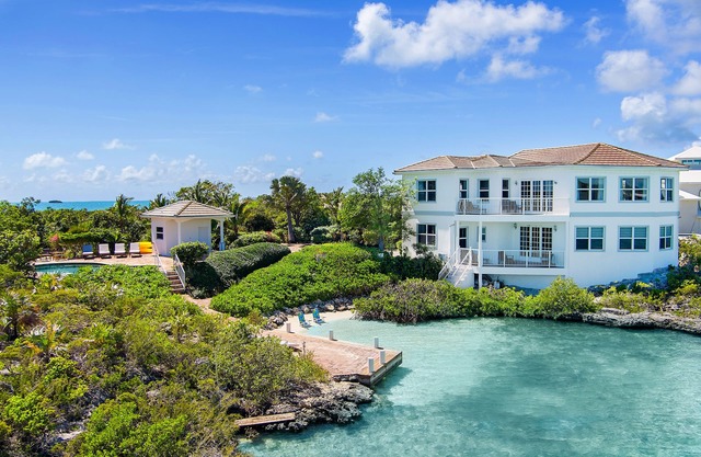 Seaside Villa, Beachfront Paradise