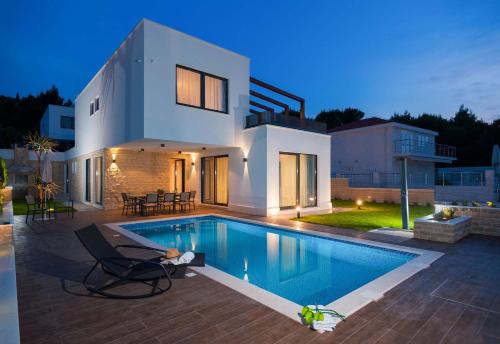 Seaview Ciovo Villa Villa Trogir Deluxe Dva 6 Beautiful Bedrooms Private Pools Sauna