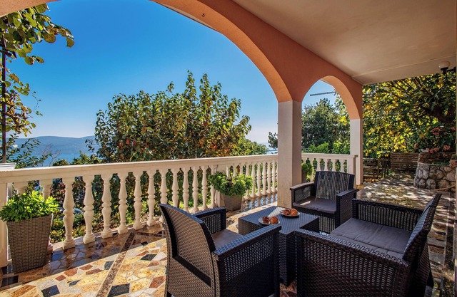 Seaview House - Magdalena Apartment, Plomin, Croatia