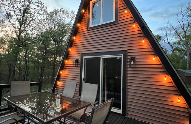 Secluded A frame cabin close Dells, BRAND NEW HOT TUB, firepit, grill.