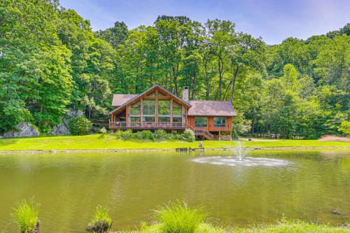 Secluded Cabin with Boats Less Than 6 Mi to Jenny Jump!