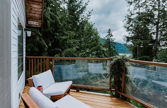Secluded Coastal Modern Nest 4BR w/Ocean Views + King Bed nestled in nature