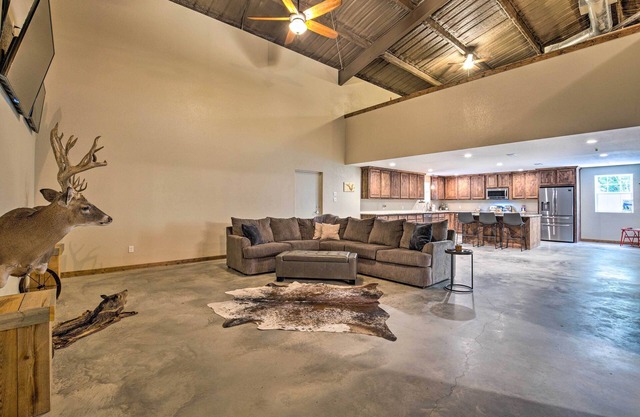 Secluded Home w/Gas Grill, 3 Mi to Boating!
