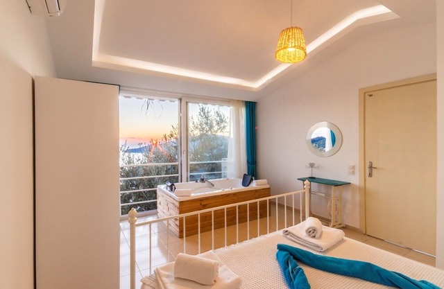 Secluded Honeymoon Villa in Kalkan,with Spectacular Views, Sleeps 2