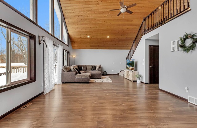 Secluded multi-family lakeside getaway Alexandria
