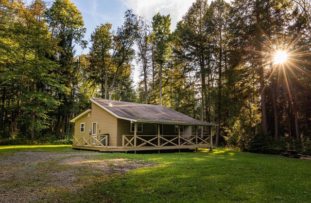 Secluded Red Maple Cabin