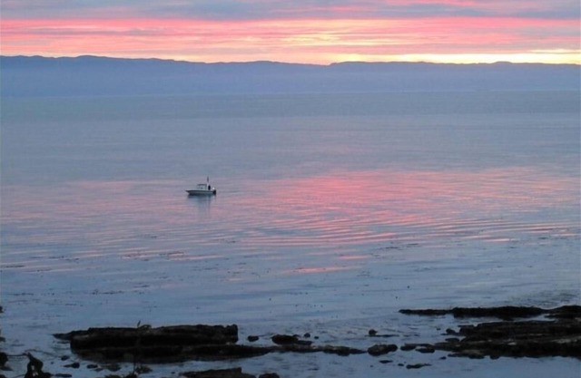 Secluded Strait of Juan De Fuca Waterfront, Stunning View