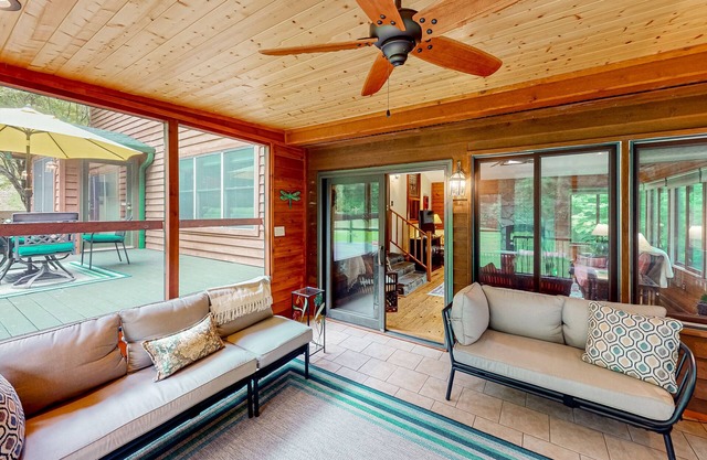 Secluded sunlit cabin with large patio, deck, fireplace & perfect mountain views