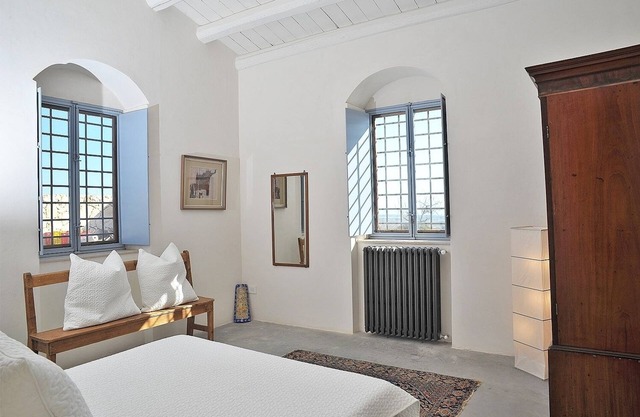 Secluded Villa With Large Pool And Spectacular 180 Degree Sea Views.