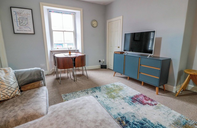SECRET GARDEN @ 7, pet friendly, with a garden in Berwick-Upon-Tweed
