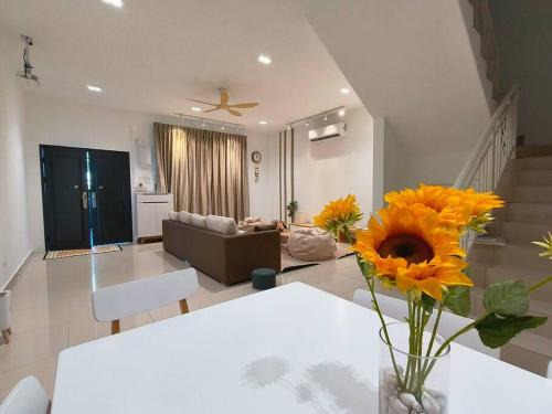 SecreteGarden627 3 storey 5r4b PartyHome 12-20pax
