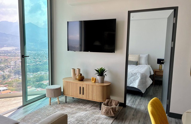 Secrt Sabana - Lux 2-bedroom apartment in San José with great view and location
