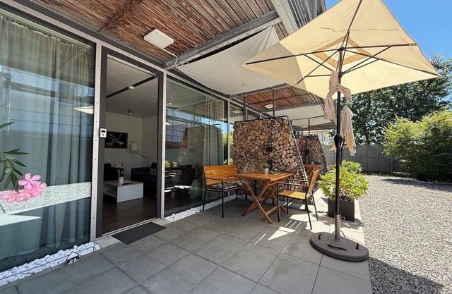 See und Mehr Apartment 1 - Modern apartment with covered terrace by the lake