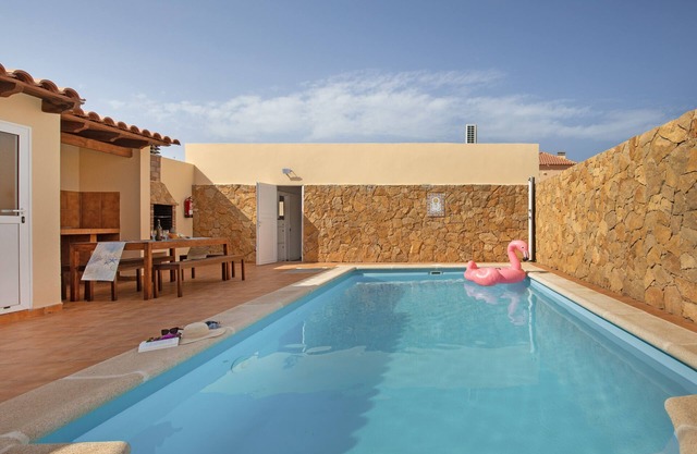 Seguidilla Relax: apartment with private pool, barbecue, and large terrace area