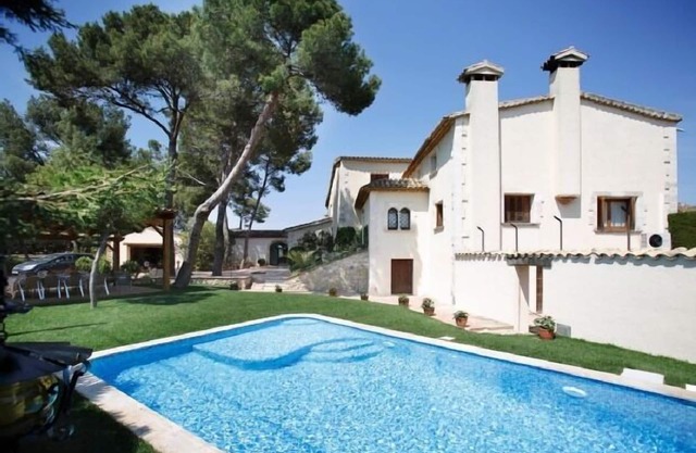 Self catering Can Ferran for 15 people