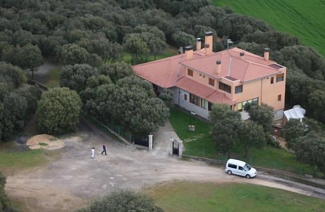 Self catering La Dehesa for 16 people