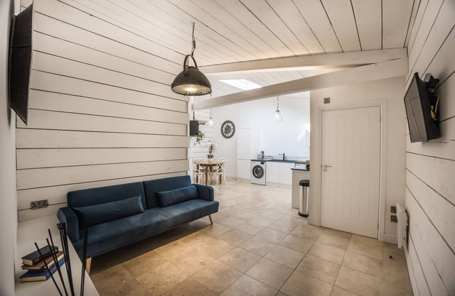 Self contained 2 bedroom apartment
