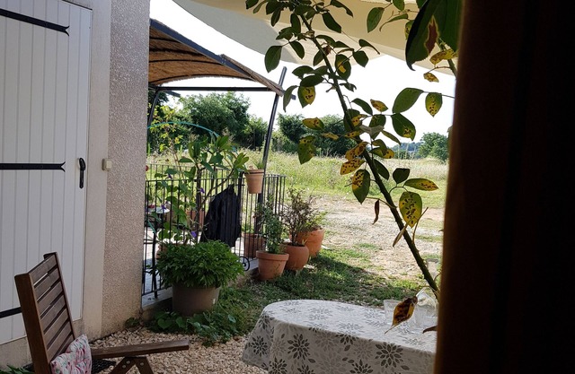 Self-contained room with countryside view at Aiguèze guest house