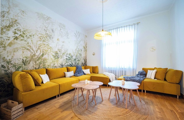 Semi-detached house of Belgian construction, with large garden and in a quiet location.