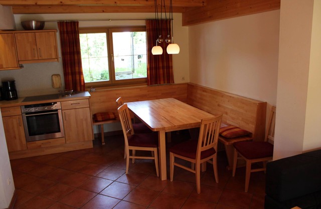 Semi-detached house with breathtaking mountain views and close to the slopes in