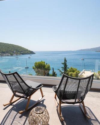 SEMIRAMIS Luxury Apartments