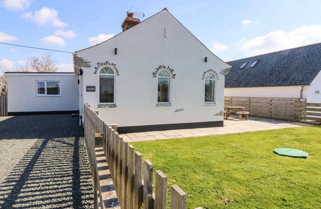 SENAFE, pet friendly, country holiday cottage in Widemouth Bay