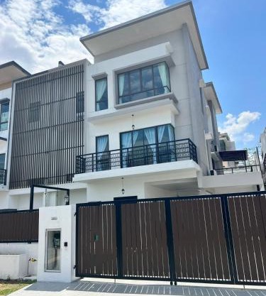 Senai Hill 24 Homestay
