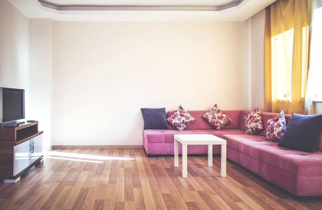 Separate kitchen, 2 Bedroom, 140 mt2. Mountain view.