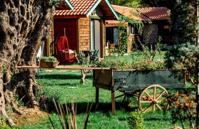 SERENDER BUNGALOV