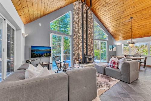 Serene Forest Retreat Near 3 Ski Resorts