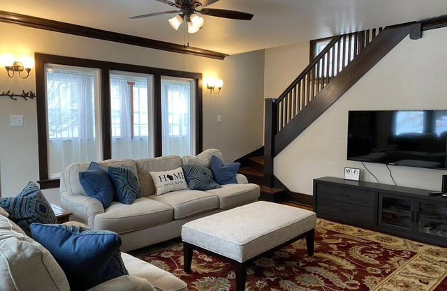 Serene Home One Block From Lake Michigan