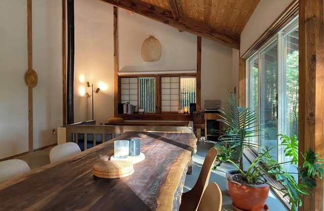 Serene Japanese traditional crafted farmhouse acres of woodland.