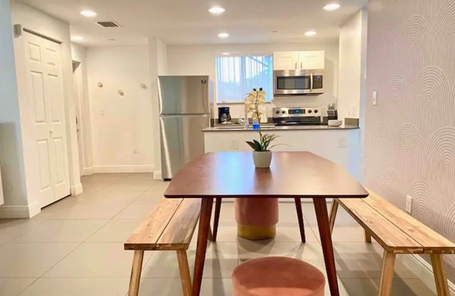 Serene Tranquility Apartment - 2BR/3BA in Wynwood!