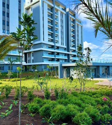 Serenity Sunset View Apartment Hotel - Verdant Garden