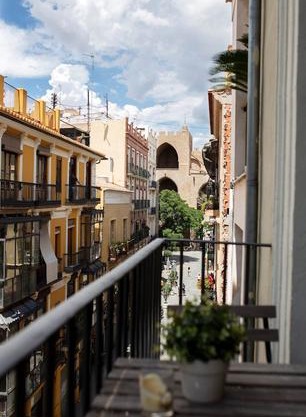 Serranos Apartment